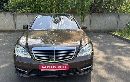 Mercedes-Benz S-Класс, 2012 год, 1 990 000 рублей, 2 фотография
