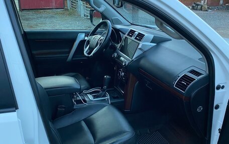 Toyota Land Cruiser Prado 150 рестайлинг 2, 2016 год, 3 400 000 рублей, 8 фотография