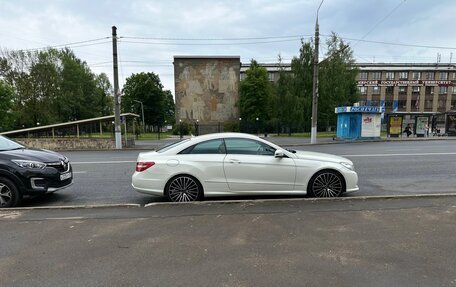 Mercedes-Benz E-Класс, 2012 год, 1 300 000 рублей, 1 фотография