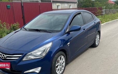 Hyundai Solaris II рестайлинг, 2015 год, 950 000 рублей, 10 фотография