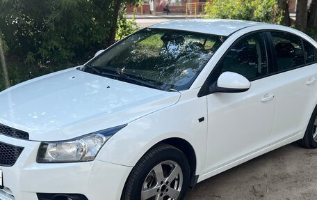 Chevrolet Cruze II, 2011 год, 680 000 рублей, 2 фотография