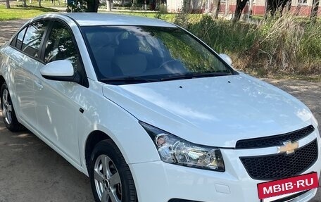 Chevrolet Cruze II, 2011 год, 680 000 рублей, 3 фотография