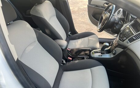 Chevrolet Cruze II, 2011 год, 680 000 рублей, 8 фотография