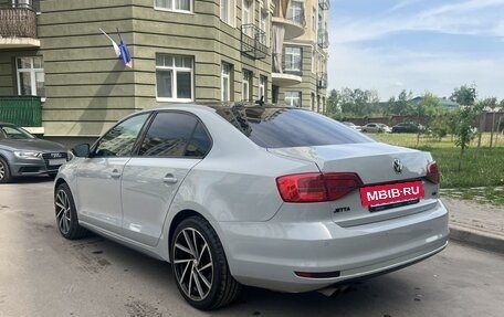 Volkswagen Jetta VI, 2015 год, 1 000 000 рублей, 4 фотография