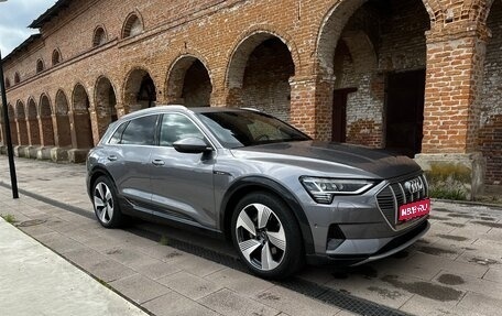 Audi e-tron I, 2019 год, 4 300 000 рублей, 1 фотография