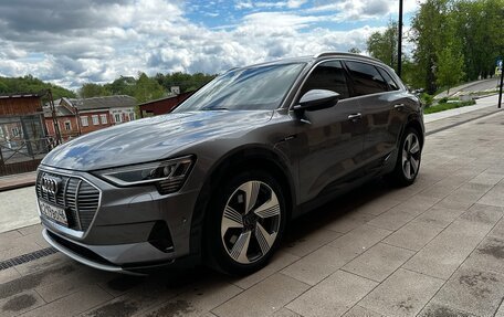 Audi e-tron I, 2019 год, 4 300 000 рублей, 6 фотография