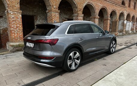 Audi e-tron I, 2019 год, 4 300 000 рублей, 3 фотография