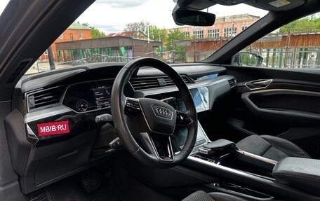 Audi e-tron I, 2019 год, 4 300 000 рублей, 9 фотография
