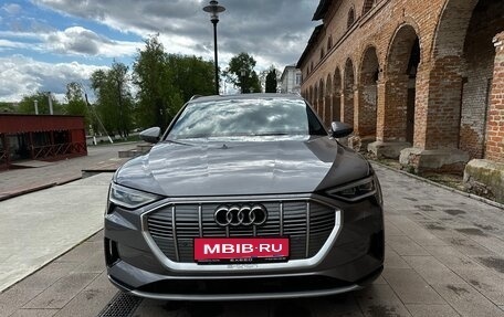 Audi e-tron I, 2019 год, 4 300 000 рублей, 7 фотография