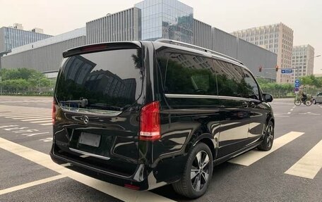 Mercedes-Benz V-Класс, 2022 год, 4 850 000 рублей, 5 фотография