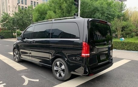 Mercedes-Benz V-Класс, 2022 год, 4 850 000 рублей, 7 фотография