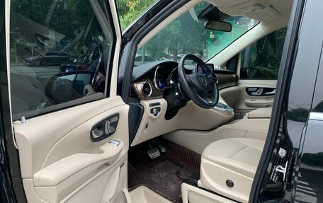 Mercedes-Benz V-Класс, 2022 год, 4 850 000 рублей, 9 фотография