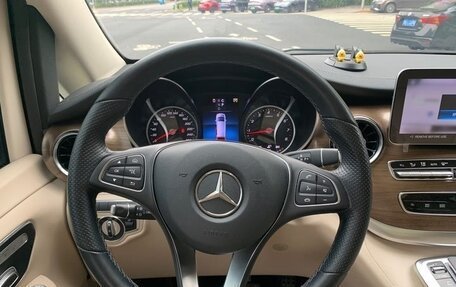 Mercedes-Benz V-Класс, 2022 год, 4 850 000 рублей, 15 фотография