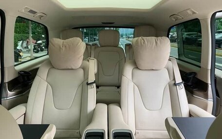 Mercedes-Benz V-Класс, 2022 год, 4 850 000 рублей, 17 фотография