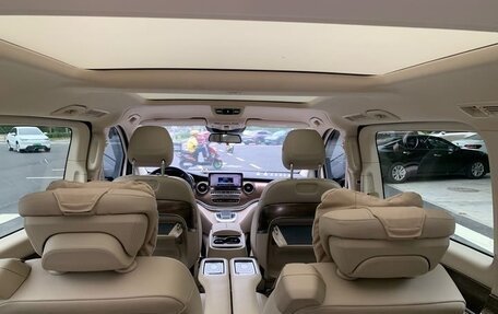Mercedes-Benz V-Класс, 2022 год, 4 850 000 рублей, 28 фотография