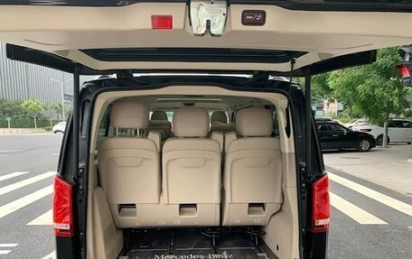 Mercedes-Benz V-Класс, 2022 год, 4 850 000 рублей, 24 фотография