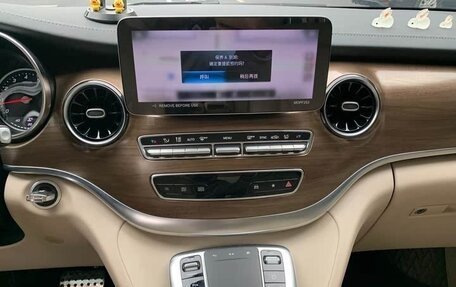 Mercedes-Benz V-Класс, 2022 год, 4 850 000 рублей, 27 фотография