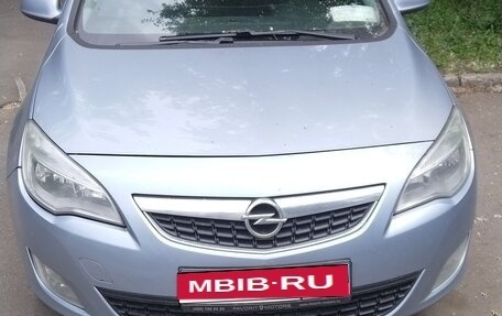 Opel Astra J, 2012 год, 700 000 рублей, 1 фотография