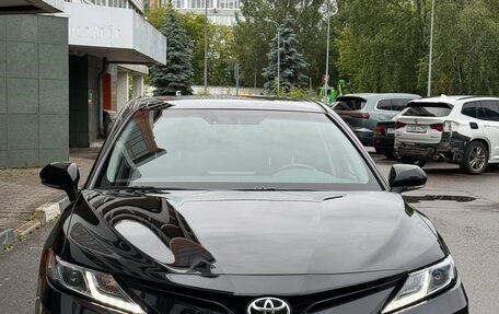 Toyota Camry, 2021 год, 3 200 000 рублей, 1 фотография