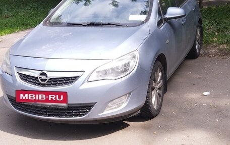 Opel Astra J, 2012 год, 700 000 рублей, 2 фотография