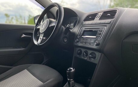 Volkswagen Polo VI (EU Market), 2012 год, 815 000 рублей, 13 фотография