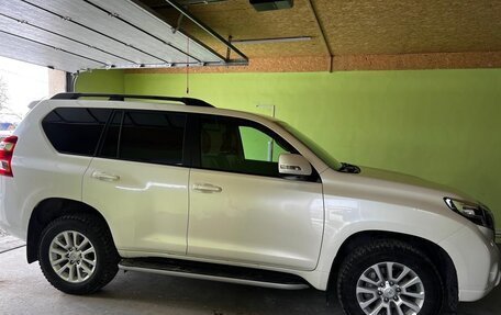 Toyota Land Cruiser Prado 150 рестайлинг 2, 2016 год, 4 700 000 рублей, 5 фотография