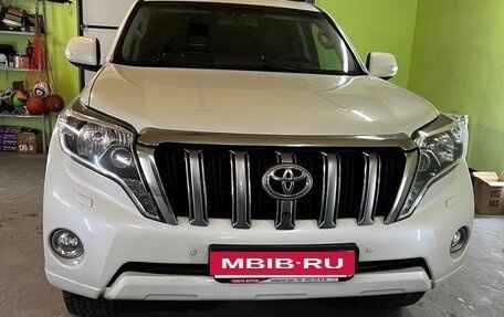 Toyota Land Cruiser Prado 150 рестайлинг 2, 2016 год, 4 700 000 рублей, 2 фотография