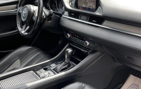 Mazda 6, 2018 год, 2 340 000 рублей, 16 фотография