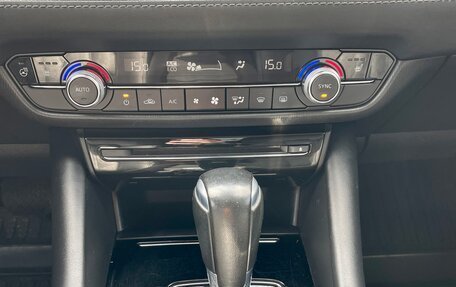 Mazda 6, 2018 год, 2 340 000 рублей, 20 фотография