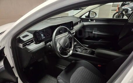 KIA K5, 2022 год, 2 420 000 рублей, 6 фотография