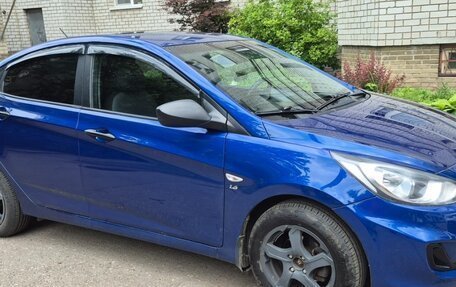 Hyundai Solaris II рестайлинг, 2013 год, 850 000 рублей, 4 фотография