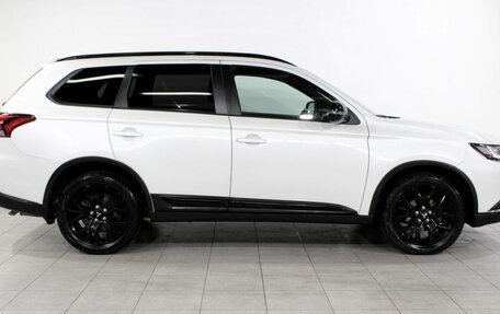 Mitsubishi Outlander III рестайлинг 3, 2021 год, 2 310 000 рублей, 4 фотография