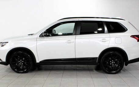 Mitsubishi Outlander III рестайлинг 3, 2021 год, 2 310 000 рублей, 8 фотография