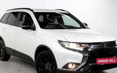 Mitsubishi Outlander III рестайлинг 3, 2021 год, 2 310 000 рублей, 3 фотография