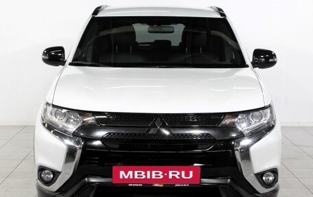 Mitsubishi Outlander III рестайлинг 3, 2021 год, 2 310 000 рублей, 2 фотография