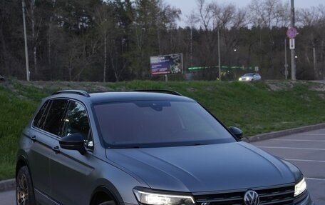 Volkswagen Tiguan II, 2017 год, 2 900 000 рублей, 2 фотография