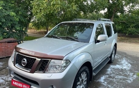 Nissan Pathfinder, 2011 год, 1 750 000 рублей, 2 фотография