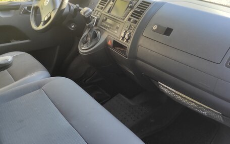 Volkswagen Caravelle T5, 2008 год, 1 060 000 рублей, 10 фотография