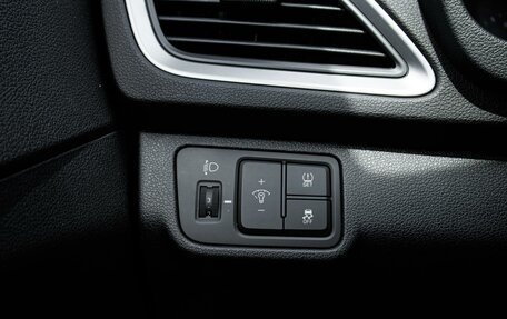 Hyundai Solaris II рестайлинг, 2017 год, 1 339 000 рублей, 18 фотография