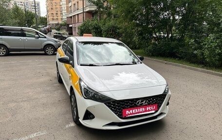 Hyundai Solaris II рестайлинг, 2021 год, 1 250 000 рублей, 2 фотография