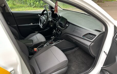 Hyundai Solaris II рестайлинг, 2021 год, 1 250 000 рублей, 22 фотография