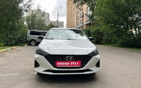 Hyundai Solaris II рестайлинг, 2021 год, 1 250 000 рублей, 23 фотография