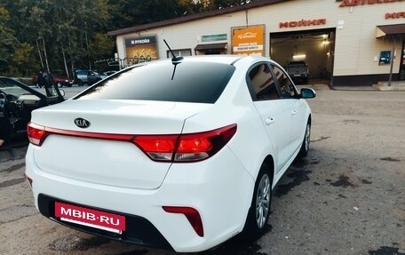KIA Rio IV, 2017 год, 925 000 рублей, 3 фотография
