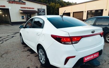 KIA Rio IV, 2017 год, 925 000 рублей, 6 фотография