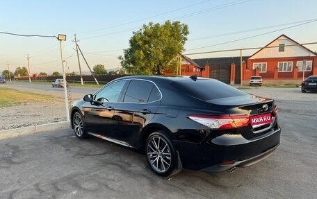 Toyota Camry, 2021 год, 3 050 000 рублей, 1 фотография