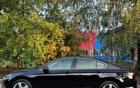 Volkswagen Passat B8 рестайлинг, 2017 год, 2 400 000 рублей, 2 фотография