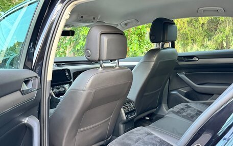 Volkswagen Passat B8 рестайлинг, 2017 год, 2 400 000 рублей, 12 фотография