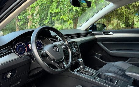Volkswagen Passat B8 рестайлинг, 2017 год, 2 400 000 рублей, 11 фотография