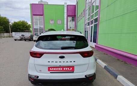 KIA Sportage IV рестайлинг, 2021 год, 2 300 000 рублей, 5 фотография