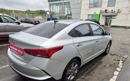 Hyundai Solaris II рестайлинг, 2021 год, 1 670 000 рублей, 2 фотография